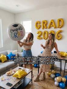 43件套2026毕业派对装饰，包括16英寸金色“GRAD2026”横幅铝箔气球、18英寸金/蓝色星星气球和10英寸金/蓝色金属乳胶气球，适用于2026届毕业典礼及2026届毕业生装饰。 - 查看 6