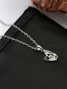 这款甜美、优雅、可爱的蝴蝶吊坠项链，气质精致百搭，镶嵌闪亮锆石，适合日常佩戴，任何场合皆宜，也可作为礼物送给朋友。 - 蝴蝶項鍊 - 查看 9