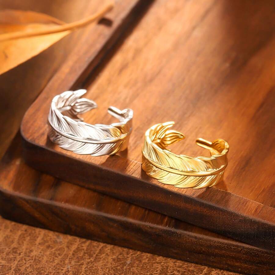 A Titanium Steel Ring With A High-End Feel - Gold - View 1