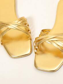 Dép lê quai vàng mới cho nữ mùa hè, dép bít mũi vuông, sandal đế bằng. - Vàng - Xem 2