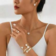 Bộ trang sức 5 món mặt dây chuyền hình hoa dành cho nữ, gồm dây chuyền, vòng tay, nhẫn, bông tai và lắc tay. - Bộ 5 món hoa năm cánh - Xem 3