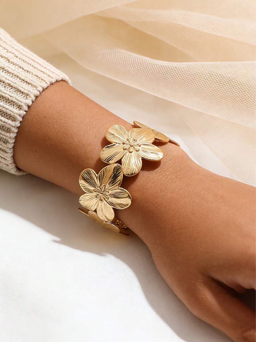 1pc Fashionable Gold-Plated Rose Flower Bracelet, Combining Oriental Rose Element And Western Style To Create An Exotic Vibe, Suitable For Party, Gift, And Daily Wear, Stunning Appearance - Yellow Gold - View 1