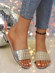 Nuevas sandalias de verano completamente con diamante de imitación, lujosas sandalias de una tira con diamante de imitación, zapatos deslizantes exquisitamente brillantes, suela blanda sin fatiga, adecuados para fiestas, citas, vacaciones, versátiles, zapatos elegantes de alta gama para damas, atuendo fotogénico - Plateado - Ver 2