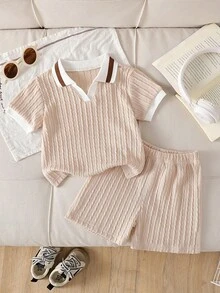 Bộ đồ thường ngày cho bé trai gồm áo thun cổ chữ V và quần short, thiết kế tối giản. - Màu be - Xem 4