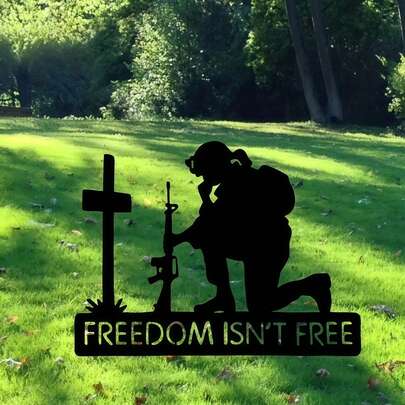 1pc Patriotic Soldier Garden Stake, Decorative Wooden Outdoor Garden Art Piece, Freestanding For Yard, Suitable For Easter, Independence Day, Veterans Day