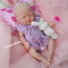 7 Zoll waschbare Ganzkörper-Reborn-Baby-Mädchen-Puppe aus massivem Silikon, mit 3D-realistischer Haut, trägt lila Kleidung, weiche Haptik, geeignet für Kinder ab 3 Jahren, kann als Weihnachts-, Halloween-, Thanksgiving-Geschenk oder Sammlung verwendet werden - Mauve - Übersicht 2