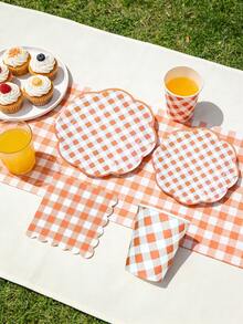 Set de 10 piezas/20 piezas/50 piezas/80 piezas de suministros para fiesta a cuadros naranja - Platos, vasos, servilletas de papel a cuadros naranja y blanco - Conjunto de vajilla con borde festoneado adecuado para picnics, fiestas de cumpleaños para hombres y mujeres - Cuadros naranjas y blancos - Ver 4