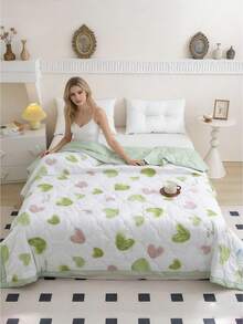 1 pieza Edredón de verano estampado y cepillado, edredón de aire acondicionado, tela amigable con la piel, diseño de versión completa AB, ligero y suave, transpirable y fresco, sensación sedosa y suave, adecuado para dormir desnudo, que absorbe la humedad, edredón fino para el verano, manta estampada de moda, adecuado para la decoración del dormitorio del hogar, suministros para bodas, decoración del dormitorio del hogar para el Día de San Valentín, regalos del Día de la Madre, adecuado para todas las estaciones - Verde - Ver 2