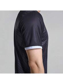 Under Armour 男女通用T恤，2026夏季新款足球训练运动跑步健身透气短袖T恤 25500522-001 - 黑色 - 查看 10