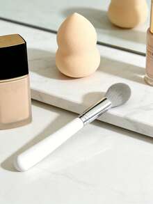 Princess Rose 1pc White Blush Brush, High-End Flame-Shaped Curved Brush, Ultra Soft Makeup Brush For Nose Highlight, Multi-Purpose Makeup Beauty Tool - White - View 4