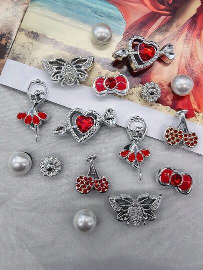 16 chiếc phụ kiện giày dép đính đá lấp lánh phong cách Punk Bling hình ong anh đào bằng nhựa ABS, phụ kiện sang trọng hình nơ cô gái nhảy múa màu đỏ, khóa giày hình trái tim, đồ trang trí DIY cá nhân hóa, kẹp giày hoa ngọc trai giả, trang trí phù hợp với dép lê nữ, dép xăng đan, dép đi vườn, giày đi biển, túi xách, quà tặng trang trí Giáng sinh, Halloween, sinh nhật, lễ hội.