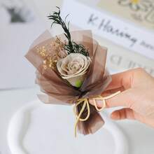 一套仿真玫瑰花束，纸质包装，浪漫礼物，适合母亲节、周年纪念日、送给女友和朋友，也适合情人节、圣诞节、婚礼纪念品和婚礼回礼，波西米亚风家居装饰，餐桌摆件，卧室、浴室和办公桌摆件，节日和派对装饰，送给她的礼物 - 彩色 - 查看 7