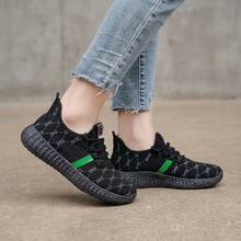 Tenis De Mujer Y Tenis Deportivos Para Mujer Transpirables De Malla Con Estampado Geométrico Y Detalle De Rayas, Zapatos Para Mujer Con Cordones Y Suela Suave Antideslizante, Calzado Casual Ligero Con Amortiguación Cómodo Para Correr Y Caminar Diario Estilo Urbano Y Moderno - Negro - Ver 2