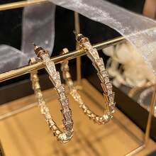 时尚C形锆石耳环，适合女性展现独特设计，是奢华婚礼派对珠宝的理想之选。 - 銀色 - 查看 3