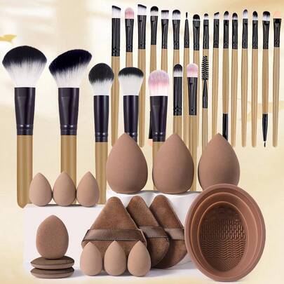40件套化妆工具套装，包含：24支化妆刷套装+6个迷你化妆海绵+3个化妆海绵+1个化妆刷清洁工具+3个三角粉扑+3个迷你气垫粉扑，一应俱全，新手友好 | 方便携带，送礼佳品 | 新手/女性的完美之选