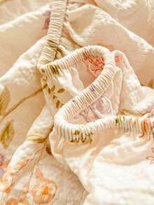 Bộ ga trải giường 3 món bằng vải voan bong bóng họa tiết hoa Begonia, bao gồm tấm bảo vệ nệm, vỏ nệm và bộ ga trải giường (1 ga trải giường có chun + 2 vỏ gối), mềm mại và thoải mái, chất liệu mịn, thoáng khí, có thể ngủ không cần mặc quần áo, che phủ toàn diện 360°, nhuộm màu chủ động, màu sắc tươi sáng, có thể giặt máy, phù hợp cho phòng ngủ, phòng khách, giường tầng trên và dưới trong ký túc xá sinh viên, unisex, dùng được cả bốn mùa. - Hoa Begonia Lắng Nghe Tiếng Gió - Xem 4