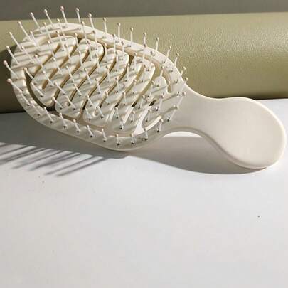 1把迷你象牙色镂空造型梳，干湿两用，适合夏季、返校季、旅行和度假等场合，是女性必备的美发配饰。此梳子套装包含梳子、边缘梳、头发梳、解结梳、球形梳、迷你发梳套装、木梳、发梳、梳子、倒梳、发梳、边缘梳、解结梳。