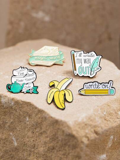 1/5pcs Gentle Life Sense Brooch, Integrating Book, Tea, Banana And Writing Elements In The Design, Fresh Color Scheme Conveying Comfortable Style, Versatile Decoration For Backpack, Coat, Scarf, Etc.