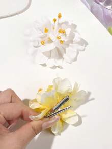 2件套春夏白色和黄色渐变仿真3D秋海棠花鳄鱼夹发夹，波西米亚风优雅清新甜美海滩度假装扮配饰，时尚派对发夹，假日旅行 - 彩色 - 查看 2