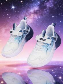 四季皆宜的休闲运动滑板鞋，适合青少年、大学生、户外休闲运动鞋、跑步鞋、徒步鞋，采用魔术贴搭扣设计，方便穿脱，轻便透气。 - 藍色 - 查看 13