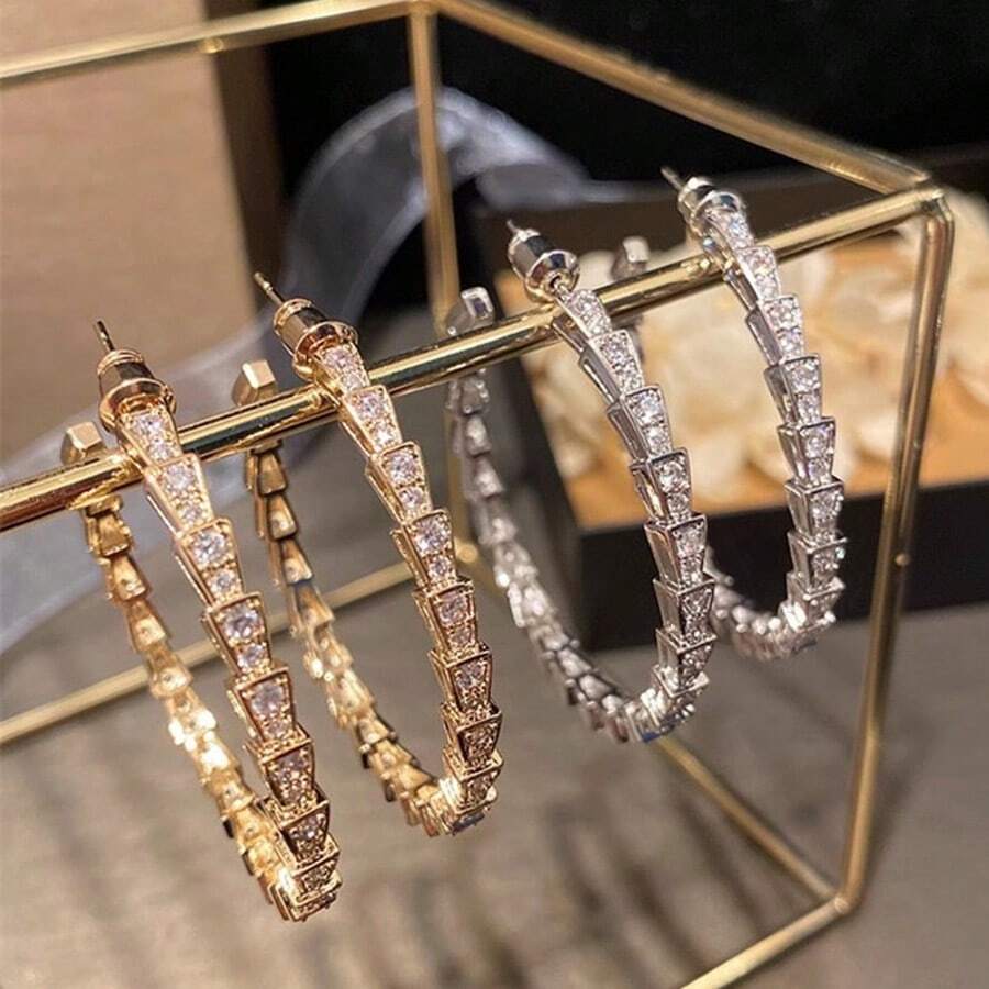 时尚C形锆石耳环，适合女性展现独特设计，是奢华婚礼派对珠宝的理想之选。 - 銀色 - 查看 1