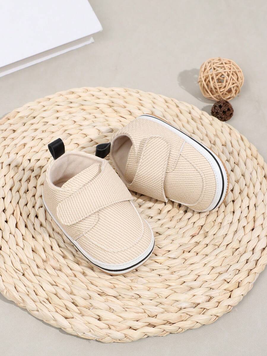 1 đôi giày tập đi đế bằng chống trơn bằng chất liệu PU cho bé trai, kiểu dáng tối giản cổ điển, thích hợp cho mùa xuân và mùa thu, từ 0-15 tháng tuổi. - Màu be - Xem 1