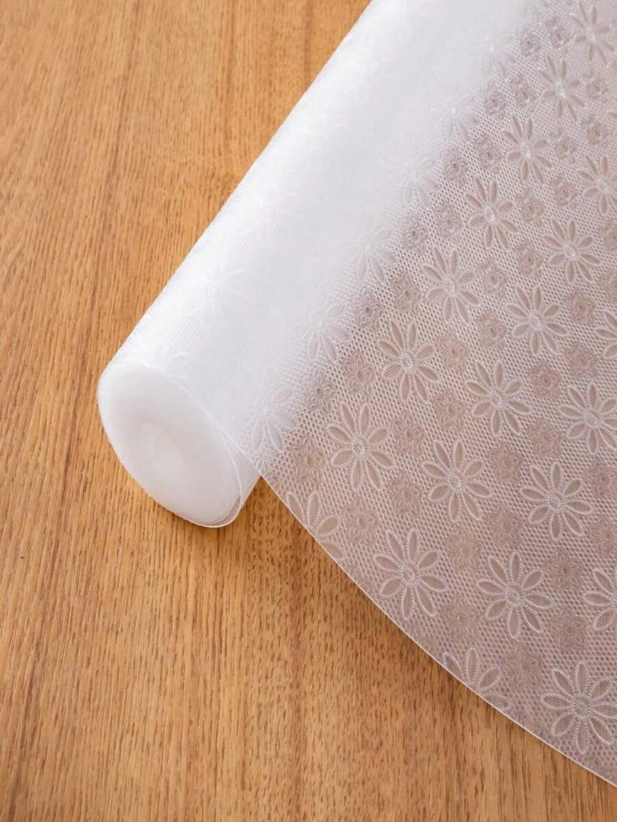 1片加厚免膠抽屜墊墊。防水、防潮且防霉，有效阻擋污垢和污漬。移除後不留殘膠，適用於家具。柔軟材質可輕鬆裁剪以適應各種層架和抽屜。可重複使用且易於擦拭清潔。適用於廚房、浴室、衣櫥、臥室和各種家具保護。