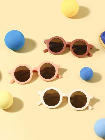 3 piezas de gafas de moda para niños y niñas de 3 a 8 años, con marco redondo, material de plástico mate, estilo retro dulce, para la playa, fiestas y actividades al aire libre con estuche de gafas