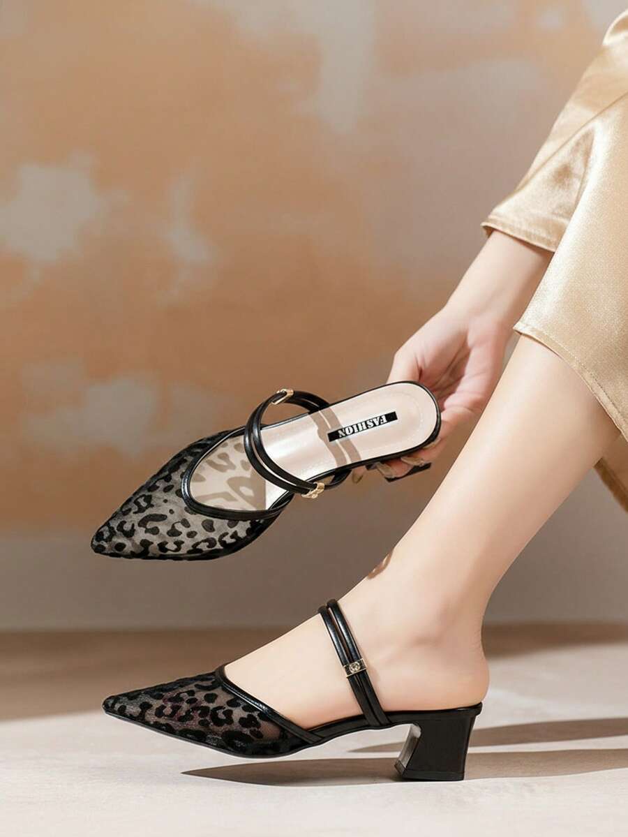 Giày sandal trẻ em mùa hè mới, thiết kế chấm bi lưới đen dễ thương và thời trang, sandal cao gót mũi nhọn kiểu Bohemian đế dày cho bé gái, giày cao gót đế cao su chống trơn trượt, giày cao gót khiêu vũ cho trẻ lớn, sandal đa năng cho sinh viên đại học đi biển, du lịch ngoài trời. - màu đen - Xem 1