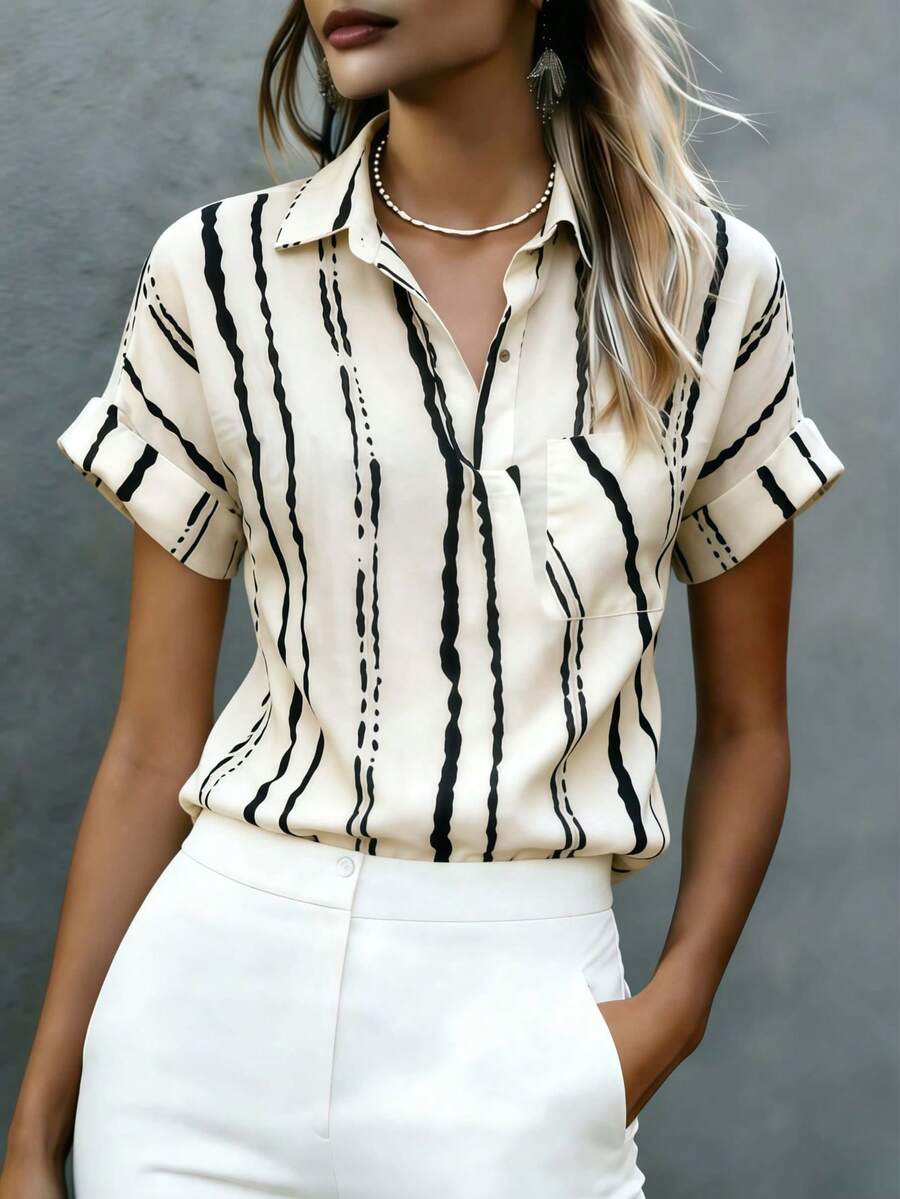Camisa de mujer de manga corta a rayas con cuello de camisa, botones delanteros y bolsillo - Blusa casual de oficina de verano para el trabajo, el hogar y las vacaciones diarias - Blanco - Ver 1