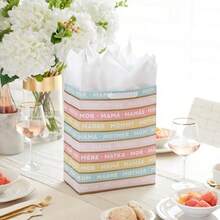Hallmark - Bolsa de regalo para el día de la madre 33 cm papel de seda diseño de rayas florales pastel con detalles dorados para mamá abuela Nana Nueva madre-108 - Multicolor - Ver 4