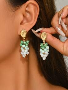 1 Pair Fresh Fashion Sweet Green Dopamine Artificial Crystal Grape Cluster Earrings, Vintage Creative Handmade Beaded Grape Crystal Beaded Earrings Suitable For Women's Daily, Vacation, Party Wear (Purely Handmade, Seed Bead Color, Position And Quantity Random) - Green - View 1