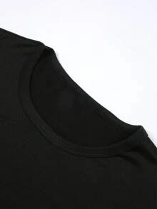 Disney 100 Years Of Wonder Stitch Family Graphic T-Shirt, Lilo And Stitch Oversized TeeThis Women's Crew-Neck Cropped Top Is Suitable For All Seasons And Perfectly Suited For Any Occasion-Whether For Everyday Wear, A Shopping Trip, Or Attending Parties And Gatherings, It Is An Excellent Choice. It Serves Not Only As An Ideal Staple For Your Daily Wardrobe But Also As A Thoughtful Gift For Friends And Family. - 黑色 - 查看 5