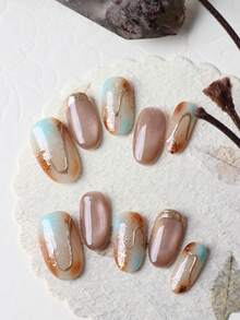 10 pièces Faux ongles marron yeux de chat verts avec fil doré. Fournitures pour faux ongles courts à porter au bureau et au quotidien. Kit de faux ongles artificiels comprenant 1 feuille d'onglets adhésifs et 1 mini lime - Multicolore - Voir 1