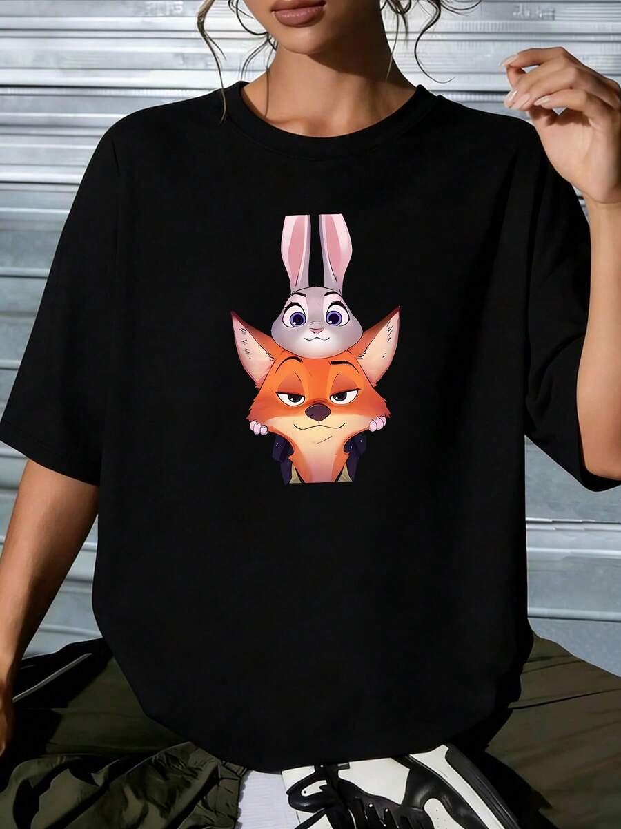 Disney Zootopia Judy Hopps & Nick Wilde Cute Graphic T-Shirt, Chibi Couple Oversized White TeeCrafted From Soft, Comfortable, And Durable Pure Cotton Fabric, This Round-Neck T-Shirt Is An Ideal Choice For The Spring And Summer Seasons. Suitable For A Wide Range Of Occasions-Including Daily Wear, Shopping, Parties, Travel, And Social Gatherings-It Also Makes For An Exquisite Gift. - màu đen - Xem 1