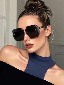 1 chiếc kính thời trang nữ gọng vuông lớn kiểu Châu Âu và Mỹ mới, sang trọng, cao cấp, phong cách đường phố. - phim đen xám khung đen - Xem 2