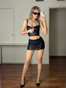 GILIPUR 新款性感紧身全黑PU皮迷你裙，休闲复古街头风 - 黑色 - 查看 11