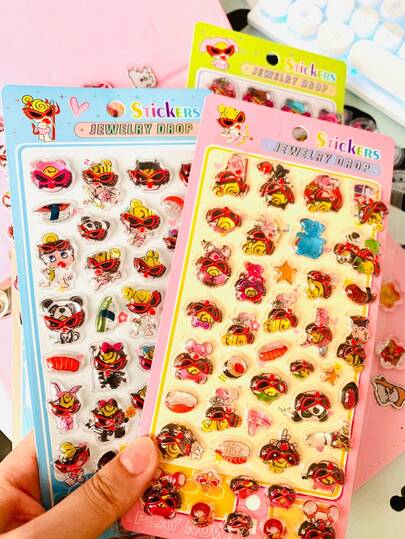 原装高品质“飞天小女警”立体浮雕海报贴纸，可爱贴纸，趣味闪亮浮雕装饰，立体感十足的趣味日系动漫贴纸，质感厚实，造型精致，自粘防水，具有质感效果，装饰氛围浓厚，混色设计