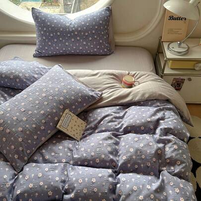 4件套亲肤Ins田园风紫色小碎花印花被套套装（1个被套+2个枕套+1个床单，不含被芯），双面AB款田园碎花印花床上用品套装，柔软透气四季皆宜的云朵提花被套，卧室，客房