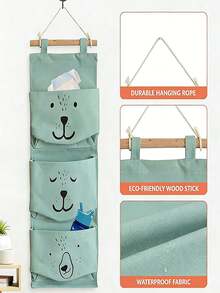 1 Túi đựng đồ treo tường cho phòng bé với 3 ngăn hình gấu cười khác nhau. Có thể treo cạnh giường, tường hoặc cửa để dễ dàng cất giữ các vật dụng nhỏ, tạo thêm nét ấm áp cho phòng trẻ em, phòng ngủ, phòng trẻ sơ sinh, đầu giường, tủ quần áo - Thiết kế hình khối in hình động vật đáng yêu - Không bao gồm móc treo (Màu ngẫu nhiên) - Nhiều màu - Xem 7