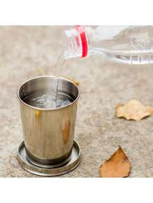 Copo de água portátil mini dobrável em aço inoxidável, com chaveiro, capacidade de 150ml/260ml, ideal para atividades ao ar livre, viagens, camping, caminhadas, escritório, volta às aulas, cozinha, prático para transportar e guardar, utensílio de cozinha, acessório de cozinha, decoração para casa, item essencial para o lar, ótimo presente para mulheres, homens, amigos, familiares e pais. - Multicolorido - Ver 5