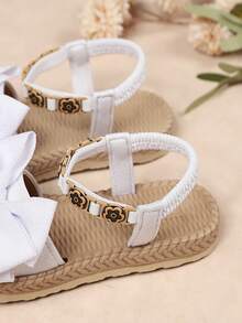 Große Größen 1 Paar weiße Sandalen für Mädchen mit dicker Sohle, weiches Materialmit großer Schleife, Gummizug-Schlupf, einfache gelbe Blumen Verzierung, klassisches Rundkopf-Design mit elastischer, weicher Sohle, modische und süße Sandalen mit dicker Sohle, geeignet für Mädchen von 3-15 Jahren für Alltag, Lässig, Party, Reisen, Frühling/Sommer Neuheit - Weiss - Übersicht 6