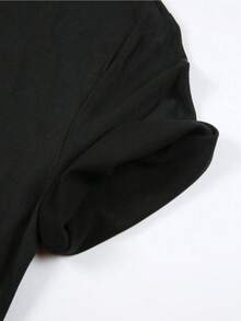 Disney 100 Years Of Wonder Stitch Family Graphic T-Shirt, Lilo And Stitch Oversized TeeThis Women's Crew-Neck Cropped Top Is Suitable For All Seasons And Perfectly Suited For Any Occasion-Whether For Everyday Wear, A Shopping Trip, Or Attending Parties And Gatherings, It Is An Excellent Choice. It Serves Not Only As An Ideal Staple For Your Daily Wardrobe But Also As A Thoughtful Gift For Friends And Family. - 黑色 - 查看 3