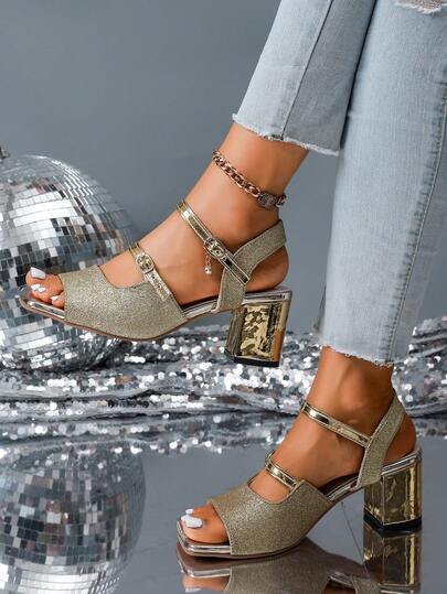 纯色PVC合成革搭扣高跟凉鞋，适合海滩及所有季节