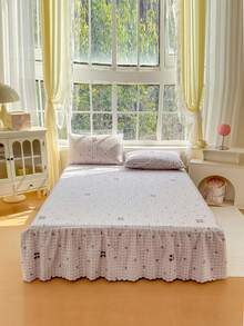 Bộ 3 món (1 ga trải giường, 2 vỏ gối) họa tiết quả anh đào với caro đỏ in hoa và viền lá sen, ga trải giường che phủ toàn bộ giường, chống bụi, có viền váy, bộ 3 món ga trải giường xếp ly kèm 2 vỏ gối. - Mận anh đào - Xem 2
