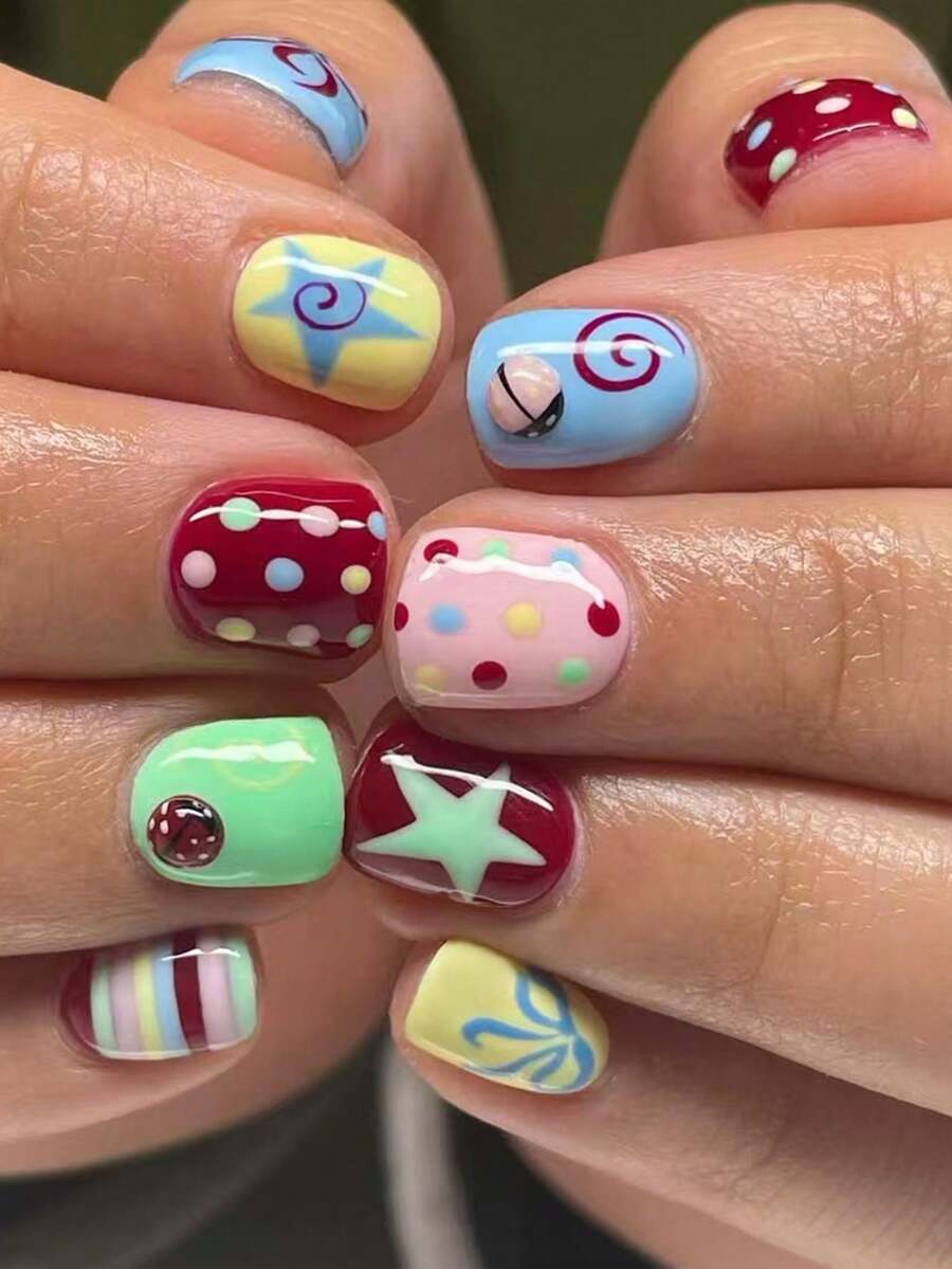 Bộ 24 móng tay giả vuông ngắn bằng acrylic mờ, màu Macaron với họa tiết chấm bi, sao, nơ, bọ rùa, sọc cầu vồng, móng giả tái sử dụng giúp nâng cấp bộ móng của bạn. Bao gồm 1 gel dán và 1 dũa móng, phù hợp cho phụ nữ và bé gái sử dụng hàng ngày, hoàn hảo cho mùa hè. - Nhiều màu - Xem 1