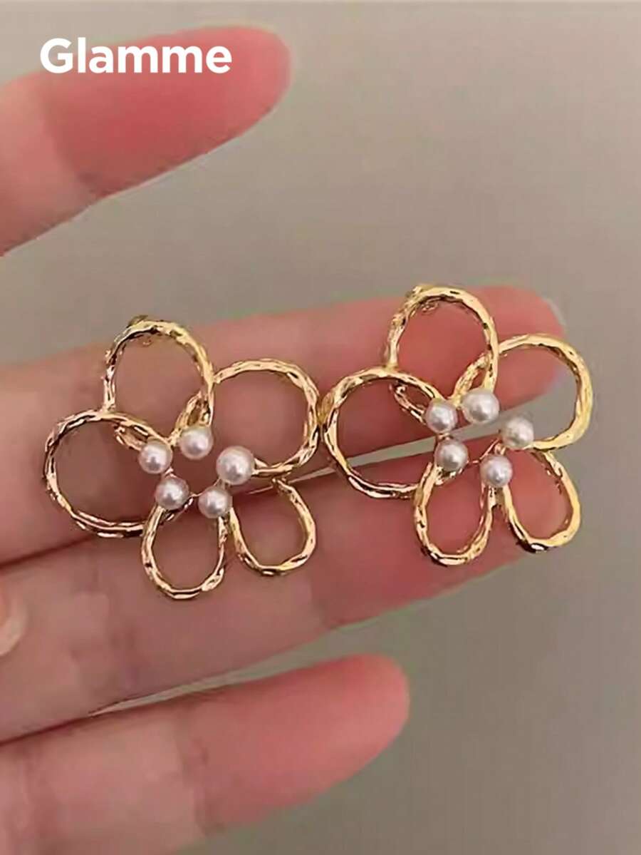 1 Pair Gold Hollow Flower Pearl Stud Earrings, Elegant French Style Earrings For Women, Versatile For Daily Wear, Dates, Vacations - Gold - View 1