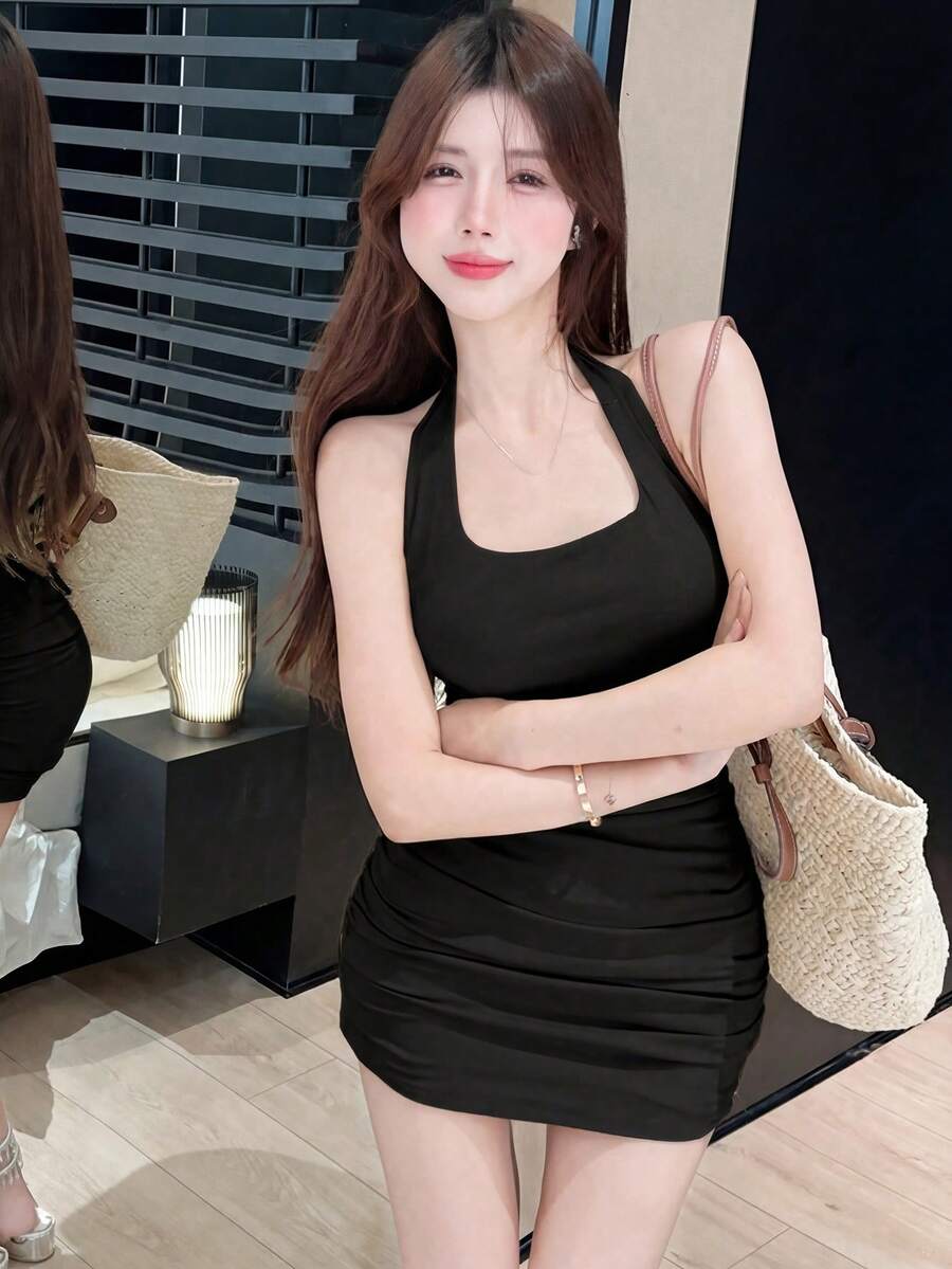 黑色夏季优雅吊带褶皱腰身修身迷你连衣裙，带衬垫，夏季款式，优雅 - 黑色 - 查看 1