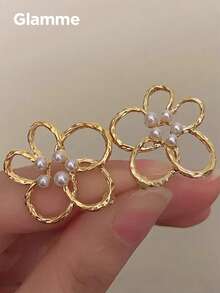 1 Pair Gold Hollow Flower Pearl Stud Earrings, Elegant French Style Earrings For Women, Versatile For Daily Wear, Dates, Vacations - Gold - View 2