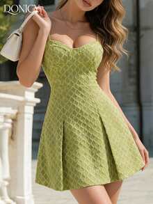 DONICY Vestido mini de verano con bustier de jacquard geométrico verde para mujer - Elegante vestido de línea A fresco para picnic y brunch de fin de semana - Verde - Ver 1